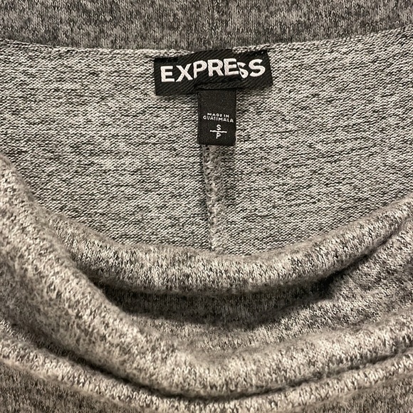 EXPRESS! OFF THE SHOULDER LONG SLEEVE DRESS! SIZE: Small! - Picture 4 of 6